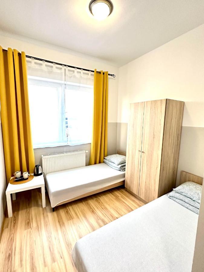 Orzelek Hostel เนียซนอ ภายนอก รูปภาพ