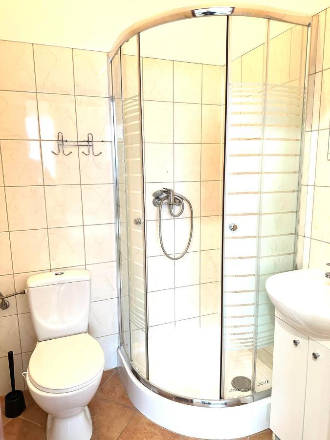 Orzelek Hostel เนียซนอ ภายนอก รูปภาพ